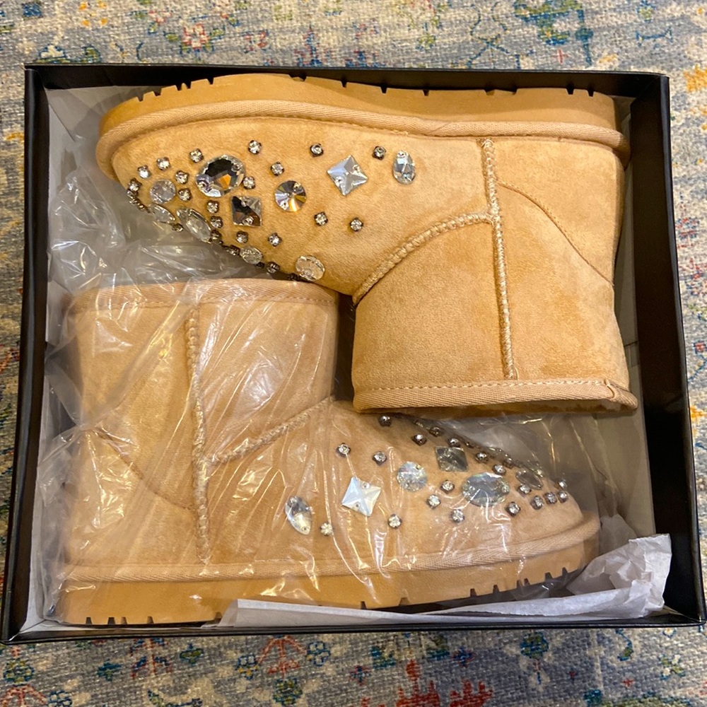 Azalea wang Cheyenne boots